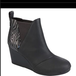Toms Black and Gray Kelsie Wedge Booties